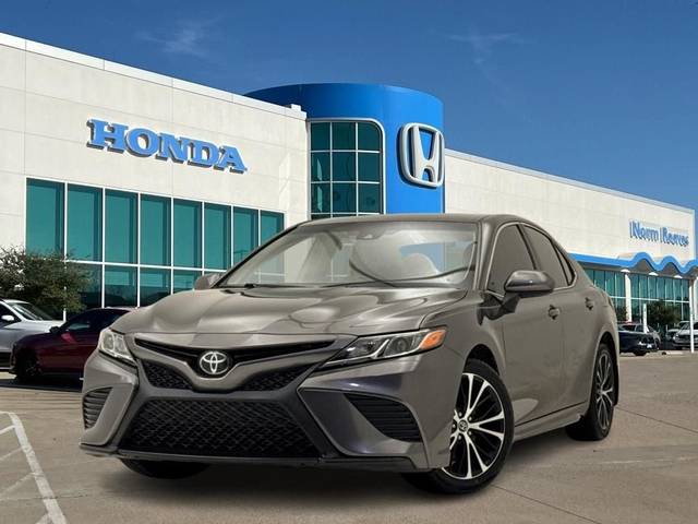 2019 Toyota Camry SE FWD photo