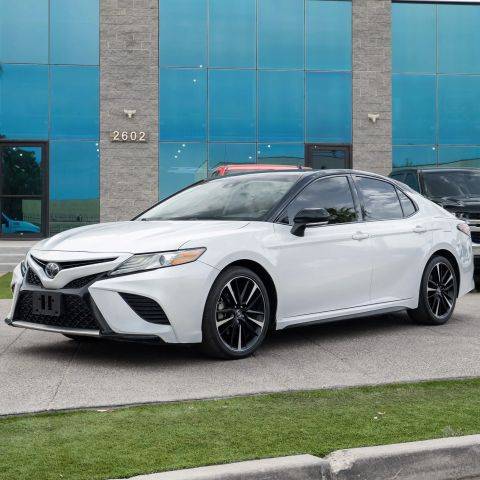 2019 Toyota Camry XSE FWD photo