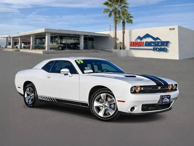 2019 Dodge Challenger SXT RWD photo