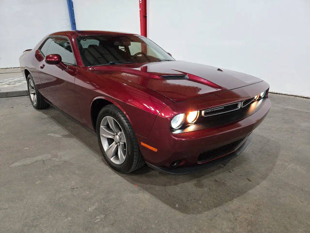 2019 Dodge Challenger SXT RWD photo