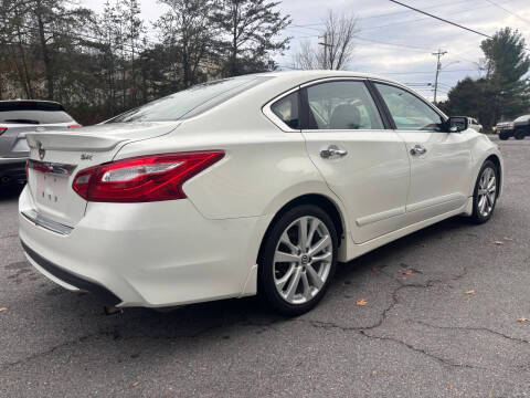 2016 Nissan Altima 2.5 SR FWD photo