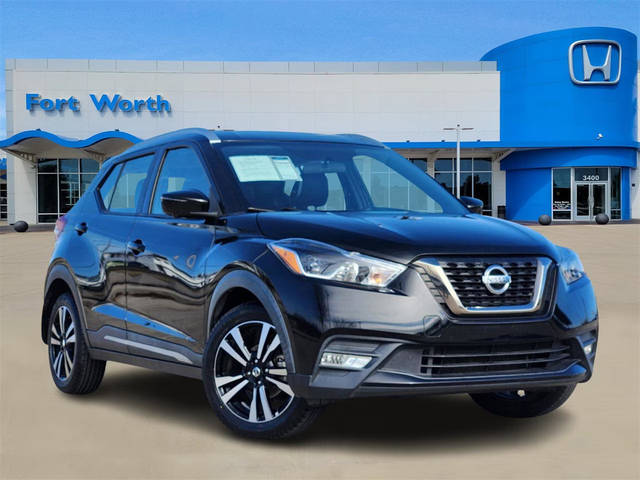 2019 Nissan Kicks SR FWD photo