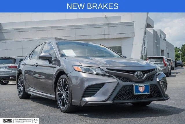 2019 Toyota Camry SE FWD photo