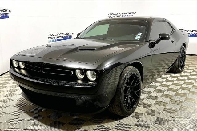 2019 Dodge Challenger SXT RWD photo