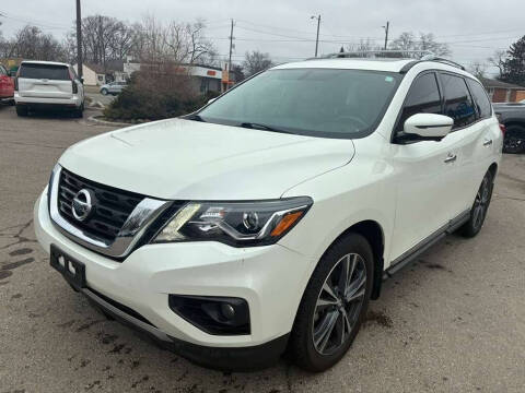 2019 Nissan Pathfinder Platinum FWD photo
