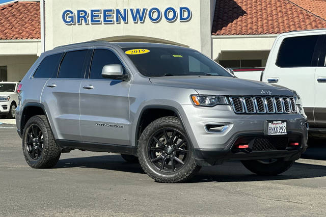 2019 Jeep Grand Cherokee Laredo E 4WD photo