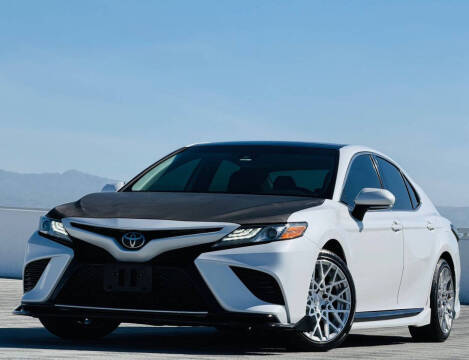 2019 Toyota Camry XSE FWD photo