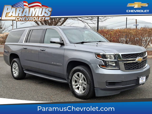 2019 Chevrolet Suburban LT 4WD photo