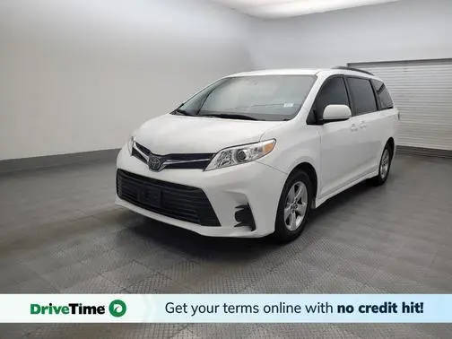 2018 Toyota Sienna LE FWD photo