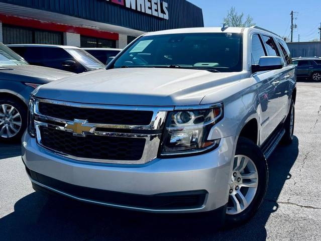 2019 Chevrolet Suburban LT 4WD photo