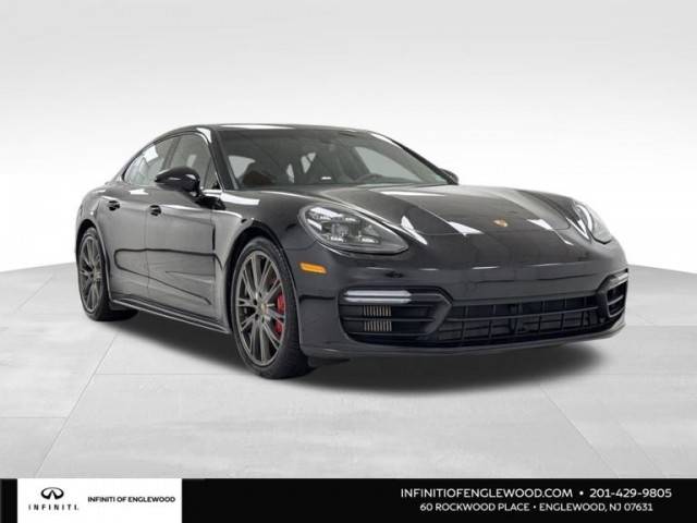 2019 Porsche Panamera GTS AWD photo