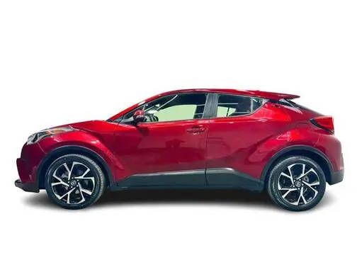 2019 Toyota C-HR XLE FWD photo