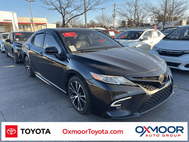 2019 Toyota Camry SE FWD photo