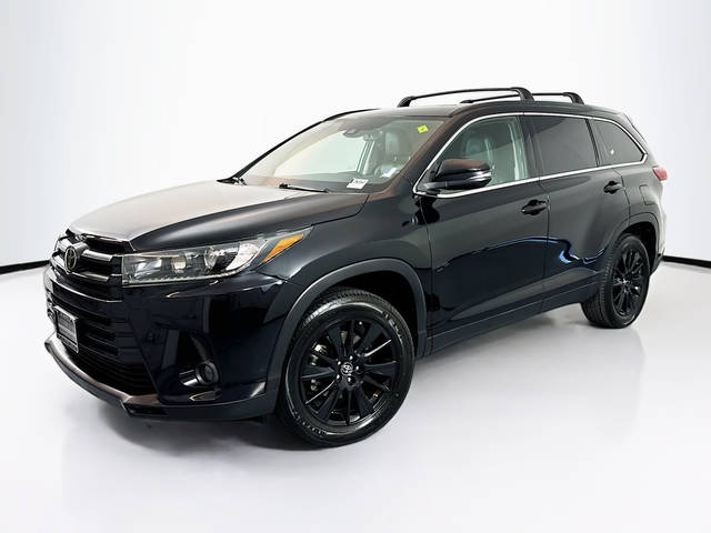 2019 Toyota Highlander SE FWD photo