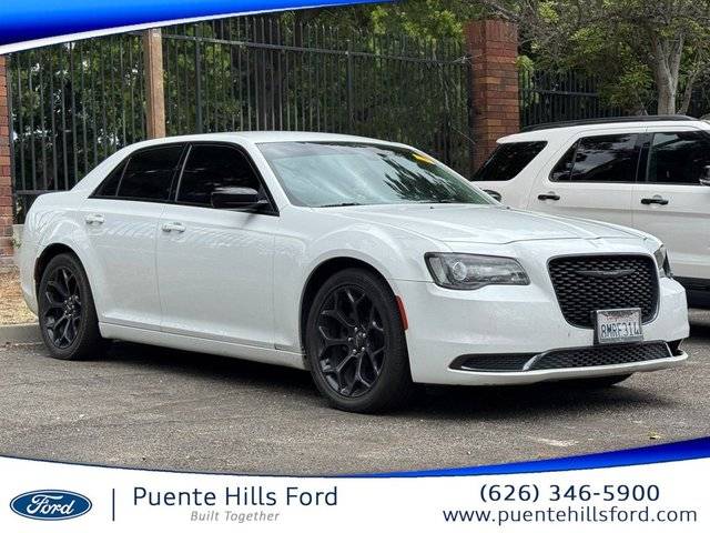 2019 Chrysler 300 Touring RWD photo