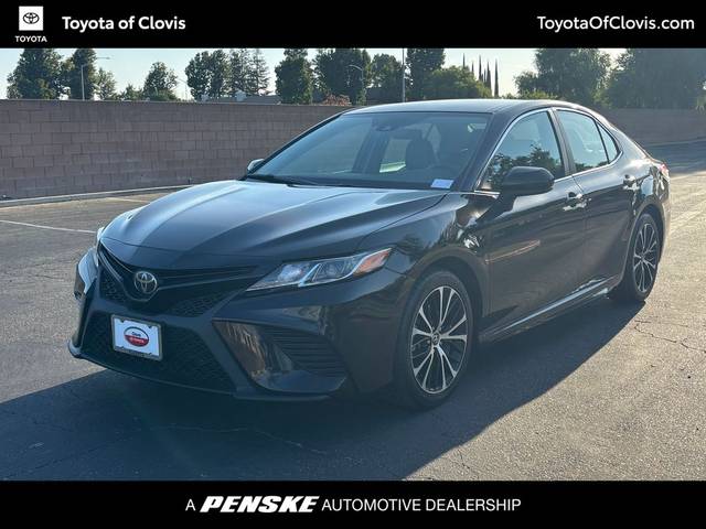 2019 Toyota Camry SE FWD photo
