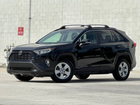 2019 Toyota RAV4 XLE FWD photo