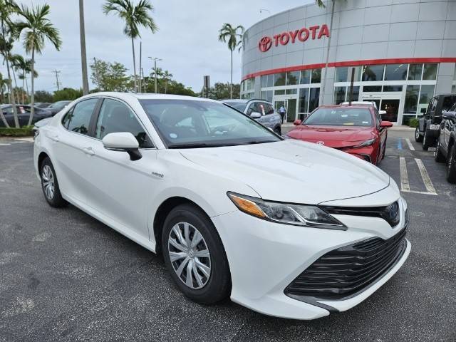 2019 Toyota Camry Hybrid LE FWD photo