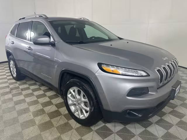 2016 Jeep Cherokee Latitude 4WD photo
