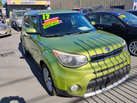 2017 Kia Soul + FWD photo