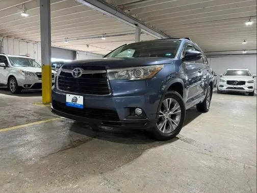 2015 Toyota Highlander XLE AWD photo