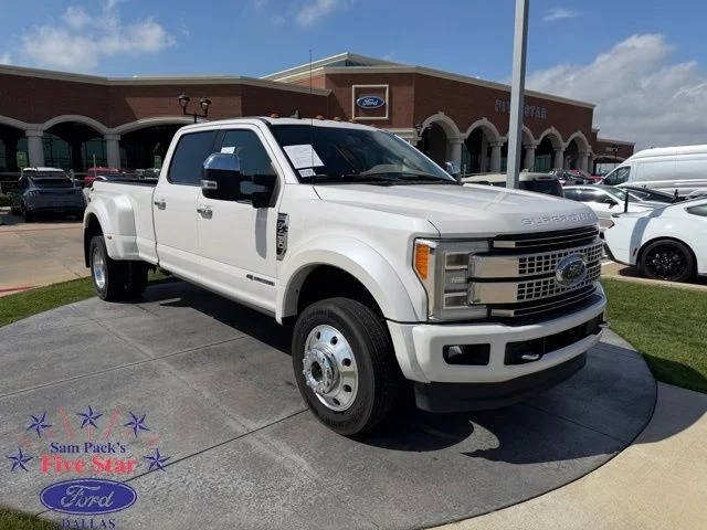 2019 Ford F-450 Super Duty Platinum 4WD photo