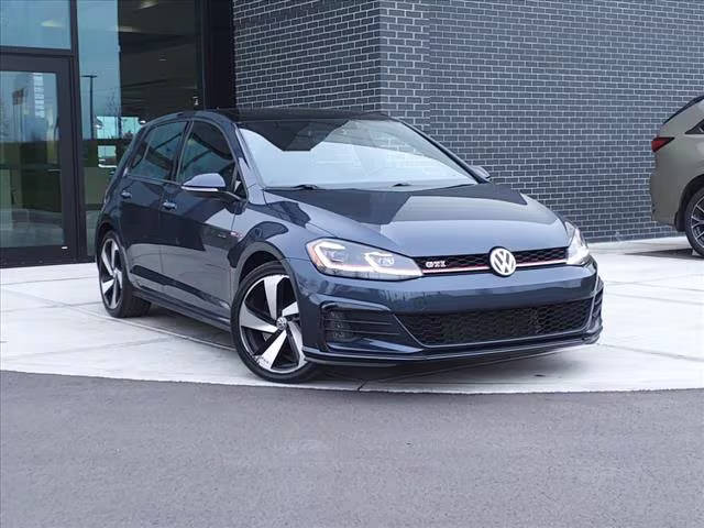 2019 Volkswagen Golf GTI SE FWD photo