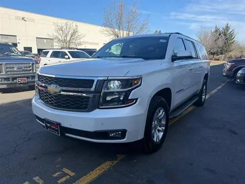2019 Chevrolet Suburban LT 4WD photo