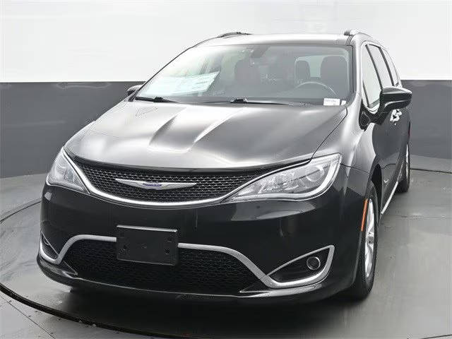 2019 Chrysler Pacifica Minivan Touring L FWD photo