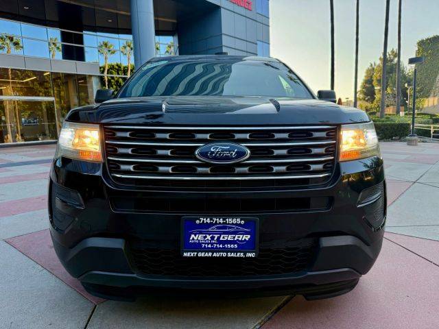 2017 Ford Explorer Base 4WD photo