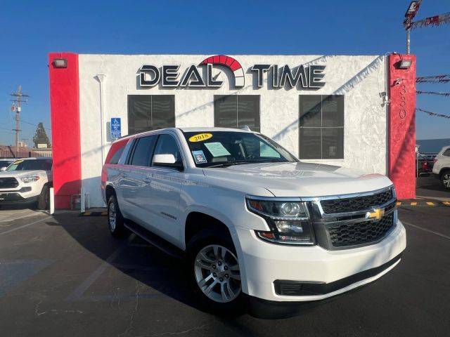 2018 Chevrolet Suburban LT RWD photo