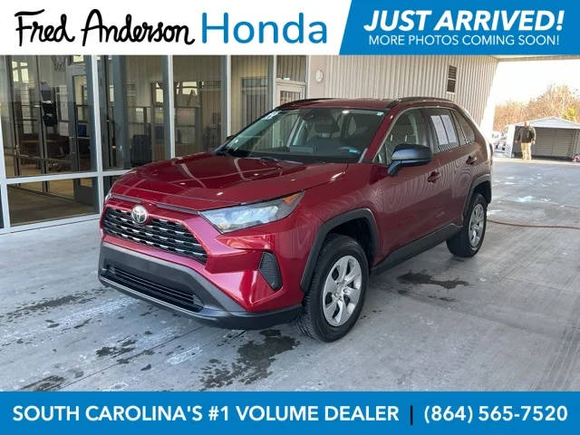 2019 Toyota RAV4 LE FWD photo