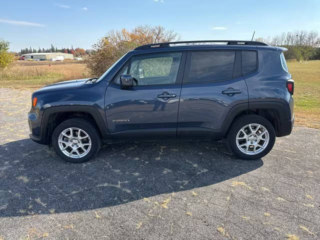 2019 Jeep Renegade Latitude 4WD photo