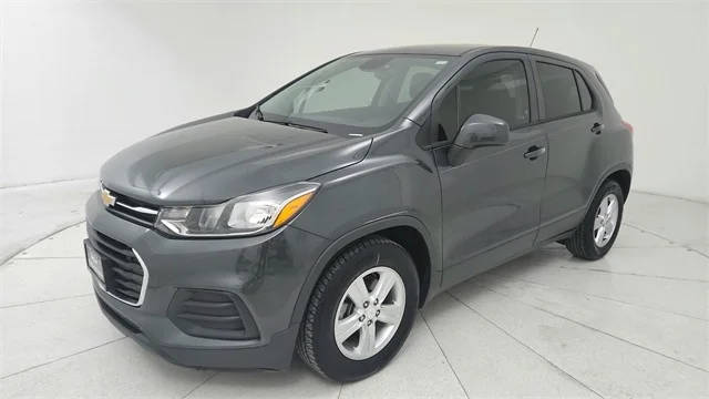 2020 Chevrolet Trax LS FWD photo