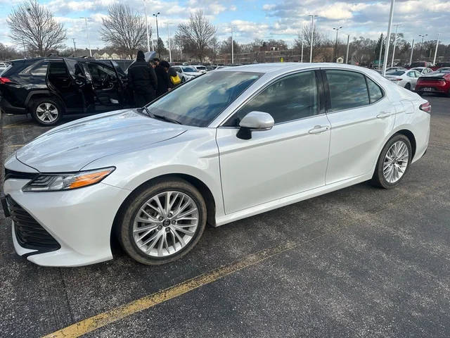 2019 Toyota Camry XLE FWD photo