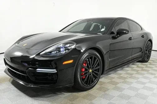 2019 Porsche Panamera GTS AWD photo