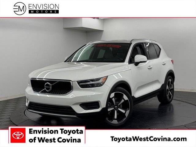 2020 Volvo XC40 Momentum AWD photo