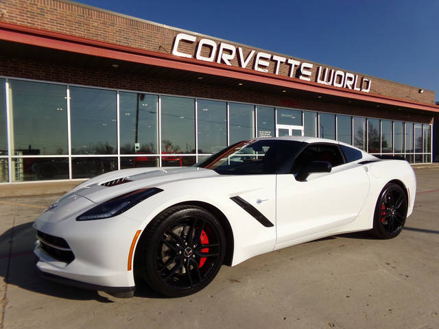 2015 Chevrolet Corvette Z51 2LT RWD photo