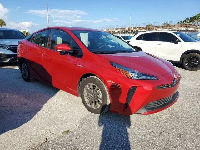 2019 Toyota Prius XLE FWD photo