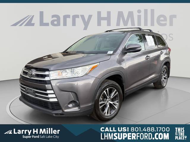 2019 Toyota Highlander LE AWD photo