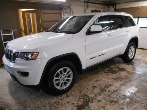 2019 Jeep Grand Cherokee Laredo E 4WD photo