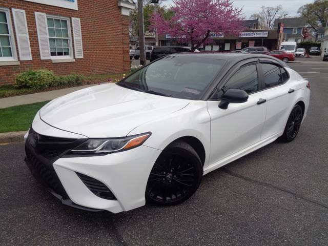 2019 Toyota Camry SE FWD photo
