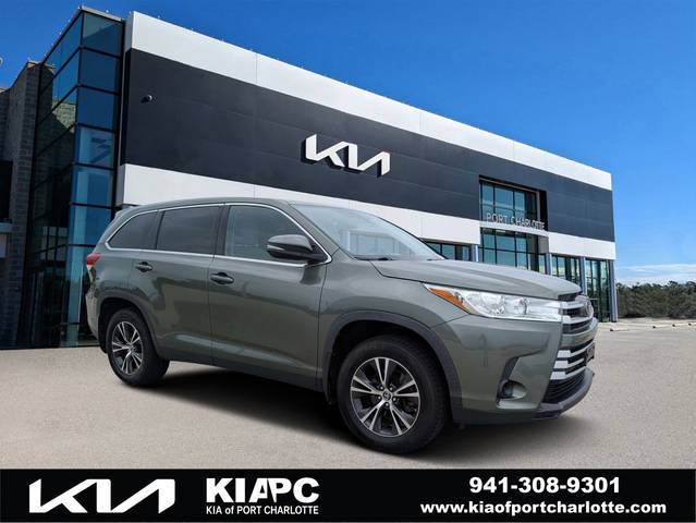 2019 Toyota Highlander LE AWD photo