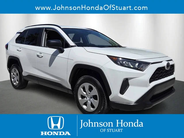 2019 Toyota RAV4 LE FWD photo