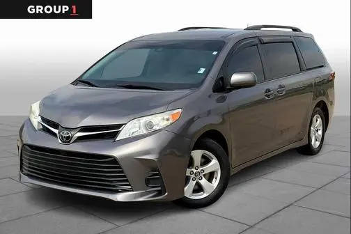 2020 Toyota Sienna LE FWD photo