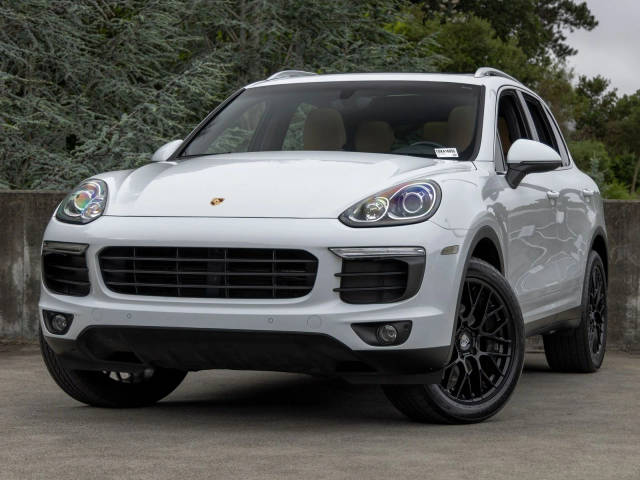 2016 Porsche Cayenne  AWD photo