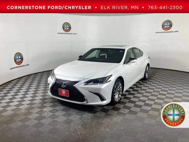2019 Lexus ES ES 300h Luxury FWD photo