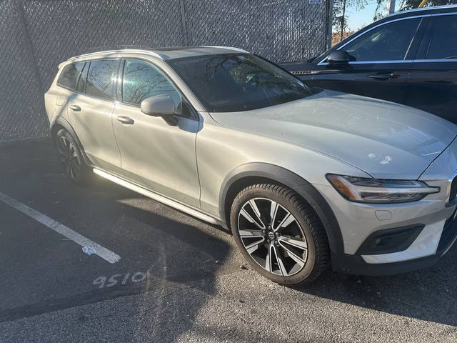 2020 Volvo V60 Cross Country  AWD photo