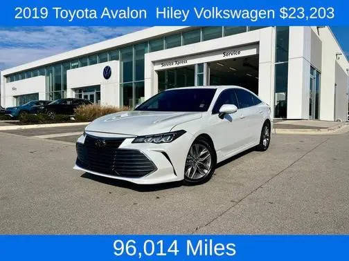 2019 Toyota Avalon XLE FWD photo