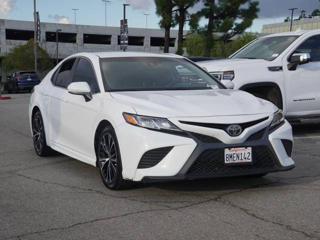 2018 Toyota Camry SE FWD photo